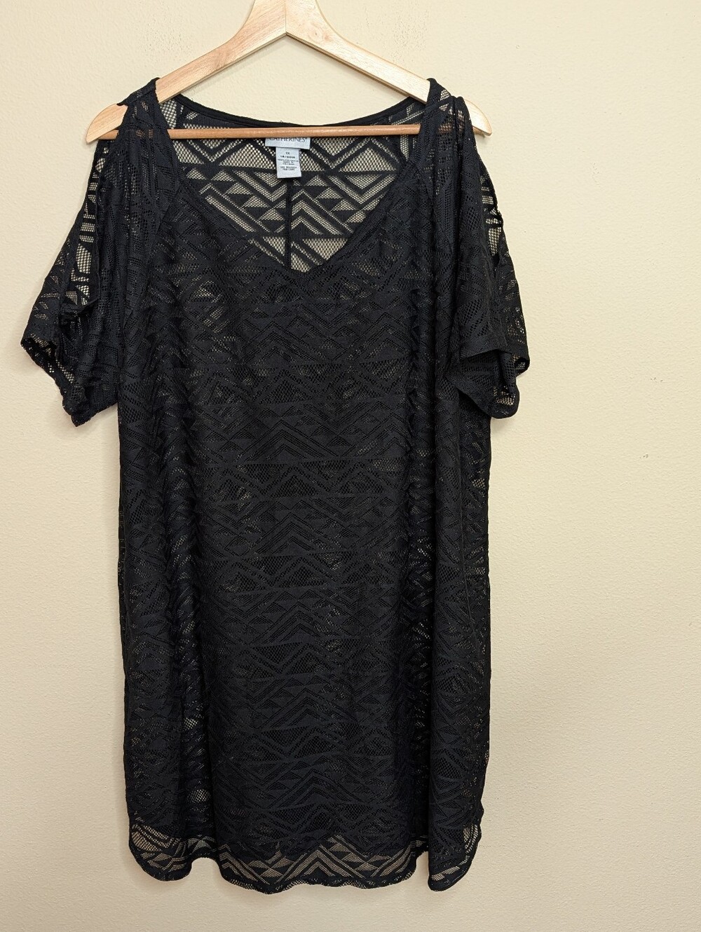 Catherines Black Lace Overlay Cold‎ Shoulder Dress 1X Chevron Geometric